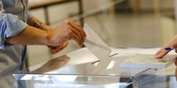 Το διπλό “χαρτί” Μητσοτάκη για restart: Πώς οι δημοσκοπήσεις αλλάζουν το παιχνίδι